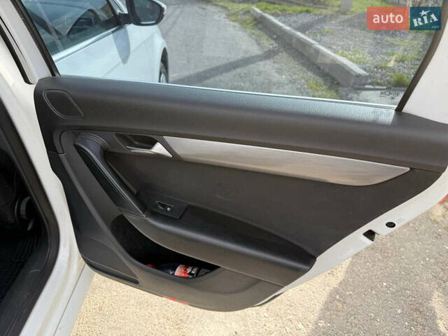 Белый Фольксваген Пассат, объемом двигателя 1.8 л и пробегом 250 тыс. км за 10300 $, фото 7 на Automoto.ua