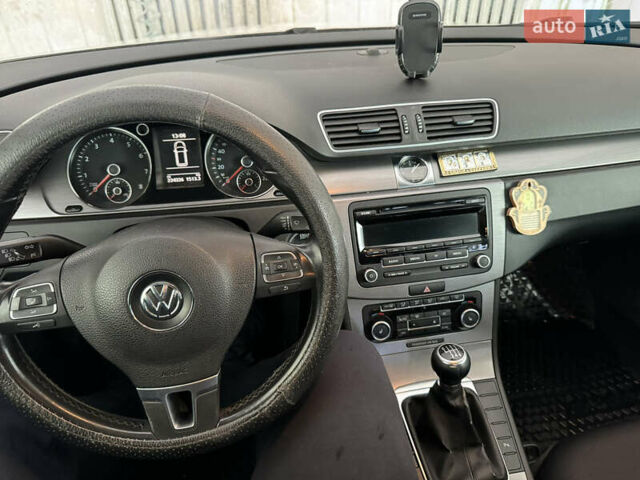 Белый Фольксваген Пассат, объемом двигателя 1.8 л и пробегом 250 тыс. км за 10300 $, фото 9 на Automoto.ua