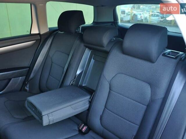 Білий Фольксваген Пассат, об'ємом двигуна 2 л та пробігом 220 тис. км за 7600 $, фото 19 на Automoto.ua