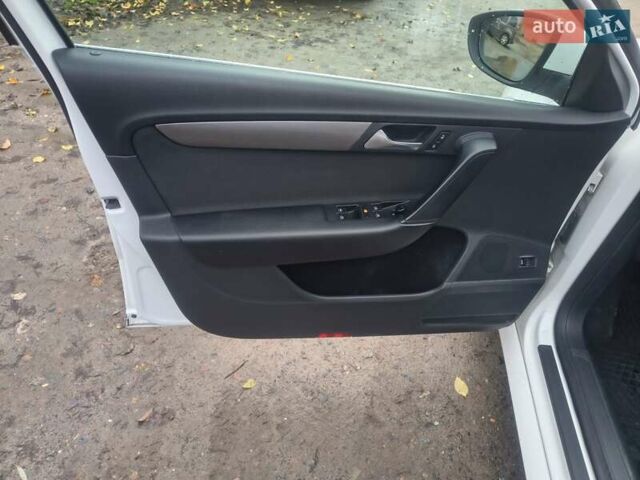 Білий Фольксваген Пассат, об'ємом двигуна 1.97 л та пробігом 239 тис. км за 9499 $, фото 25 на Automoto.ua
