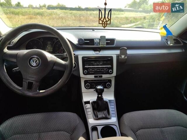 Белый Фольксваген Пассат, объемом двигателя 1.6 л и пробегом 408 тыс. км за 8000 $, фото 8 на Automoto.ua