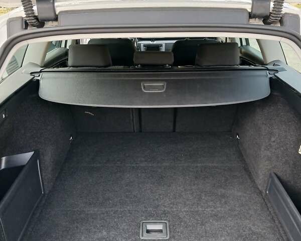 Белый Фольксваген Пассат, объемом двигателя 1.97 л и пробегом 202 тыс. км за 9700 $, фото 5 на Automoto.ua