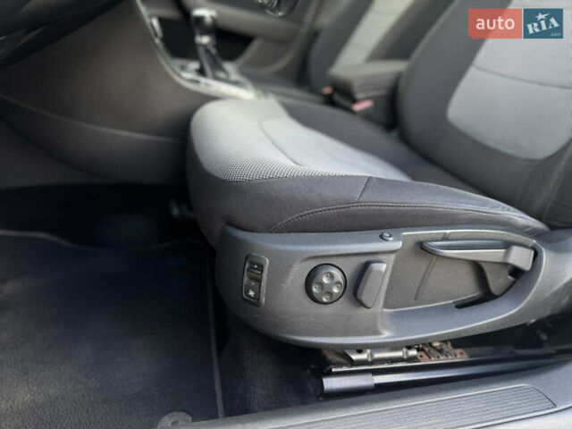 Белый Фольксваген Пассат, объемом двигателя 1.6 л и пробегом 240 тыс. км за 8000 $, фото 20 на Automoto.ua