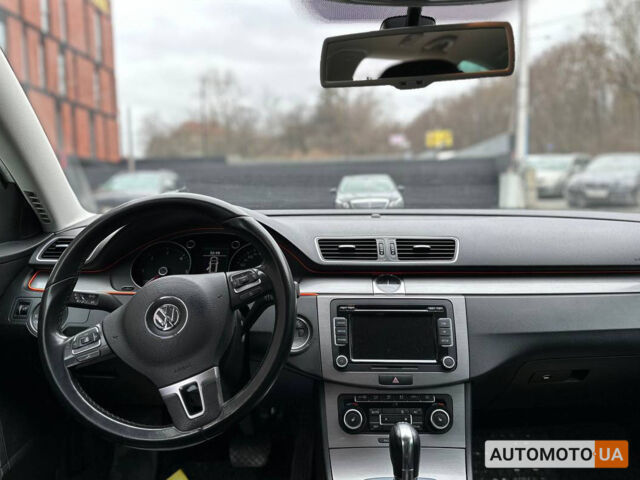 Белый Фольксваген Пассат, объемом двигателя 2 л и пробегом 230 тыс. км за 13200 $, фото 10 на Automoto.ua