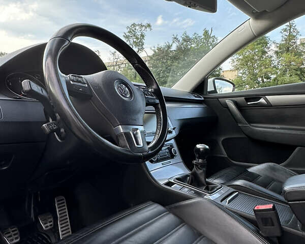 Белый Фольксваген Пассат, объемом двигателя 1.97 л и пробегом 272 тыс. км за 10900 $, фото 3 на Automoto.ua