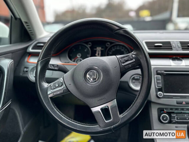 Белый Фольксваген Пассат, объемом двигателя 2 л и пробегом 230 тыс. км за 13200 $, фото 11 на Automoto.ua