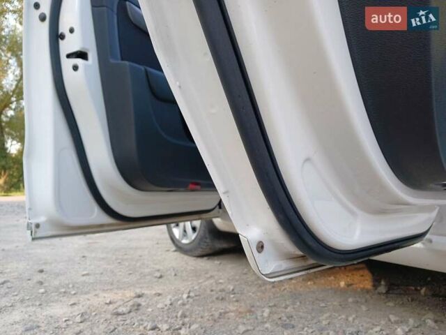 Белый Фольксваген Пассат, объемом двигателя 1.97 л и пробегом 202 тыс. км за 9700 $, фото 1 на Automoto.ua