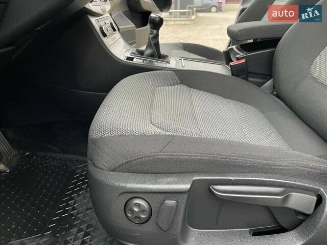 Белый Фольксваген Пассат, объемом двигателя 1.4 л и пробегом 269 тыс. км за 7600 $, фото 32 на Automoto.ua