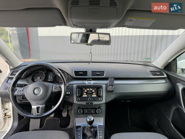 Белый Фольксваген Пассат, объемом двигателя 1.6 л и пробегом 240 тыс. км за 8000 $, фото 24 на Automoto.ua