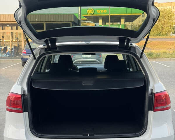 Білий Фольксваген Пассат, об'ємом двигуна 1.6 л та пробігом 220 тис. км за 9250 $, фото 17 на Automoto.ua