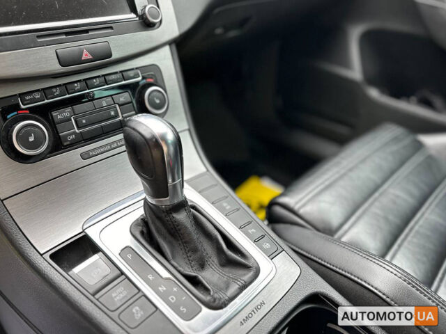 Белый Фольксваген Пассат, объемом двигателя 2 л и пробегом 230 тыс. км за 13200 $, фото 12 на Automoto.ua