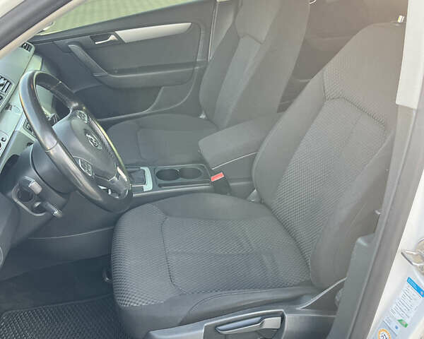 Білий Фольксваген Пассат, об'ємом двигуна 1.97 л та пробігом 288 тис. км за 9600 $, фото 10 на Automoto.ua