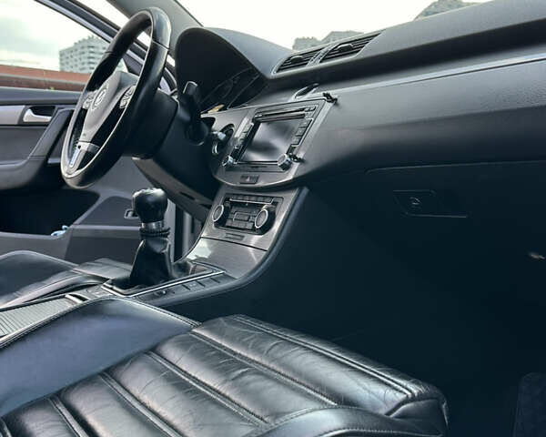 Белый Фольксваген Пассат, объемом двигателя 1.97 л и пробегом 272 тыс. км за 10900 $, фото 8 на Automoto.ua