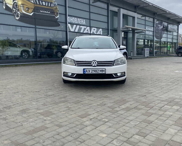 Белый Фольксваген Пассат, объемом двигателя 1.6 л и пробегом 312 тыс. км за 7900 $, фото 1 на Automoto.ua