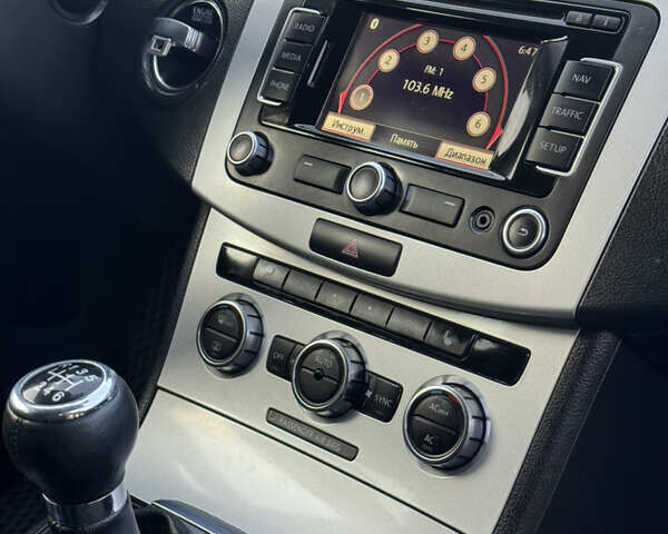 Білий Фольксваген Пассат, об'ємом двигуна 1.6 л та пробігом 220 тис. км за 9250 $, фото 22 на Automoto.ua