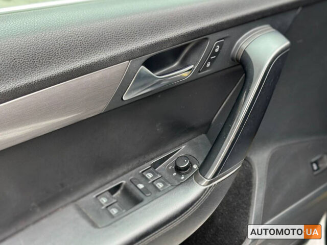 Белый Фольксваген Пассат, объемом двигателя 2 л и пробегом 230 тыс. км за 13200 $, фото 6 на Automoto.ua