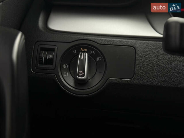 Білий Фольксваген Пассат, об'ємом двигуна 1.6 л та пробігом 301 тис. км за 9400 $, фото 10 на Automoto.ua