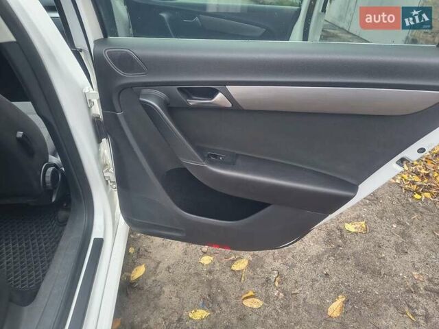 Білий Фольксваген Пассат, об'ємом двигуна 1.97 л та пробігом 239 тис. км за 9499 $, фото 34 на Automoto.ua