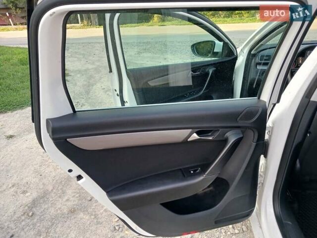 Белый Фольксваген Пассат, объемом двигателя 1.97 л и пробегом 202 тыс. км за 9700 $, фото 13 на Automoto.ua