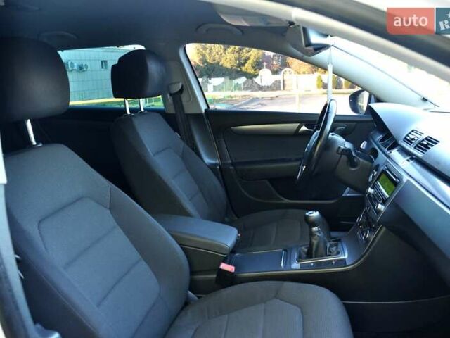 Білий Фольксваген Пассат, об'ємом двигуна 2 л та пробігом 220 тис. км за 7600 $, фото 27 на Automoto.ua