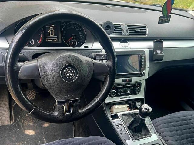 Белый Фольксваген Пассат, объемом двигателя 1.6 л и пробегом 356 тыс. км за 8300 $, фото 9 на Automoto.ua