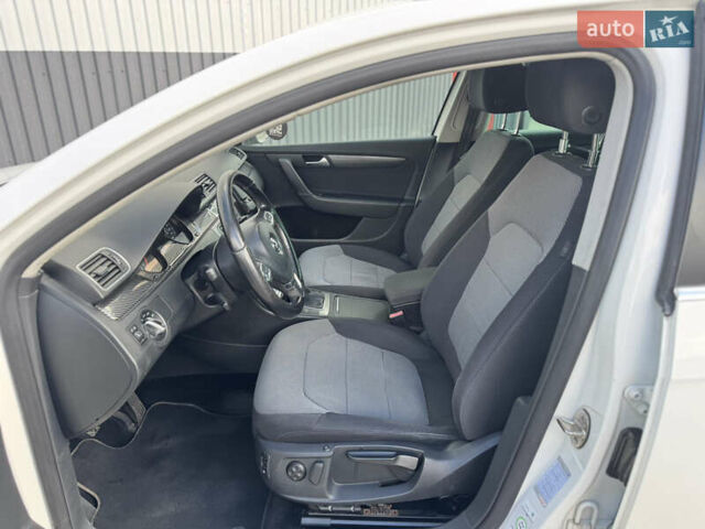 Белый Фольксваген Пассат, объемом двигателя 1.6 л и пробегом 240 тыс. км за 8000 $, фото 19 на Automoto.ua