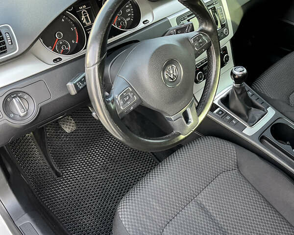 Білий Фольксваген Пассат, об'ємом двигуна 1.97 л та пробігом 288 тис. км за 9600 $, фото 12 на Automoto.ua