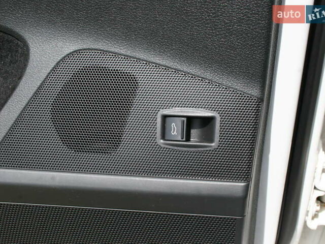 Белый Фольксваген Пассат, объемом двигателя 1.97 л и пробегом 365 тыс. км за 12000 $, фото 100 на Automoto.ua