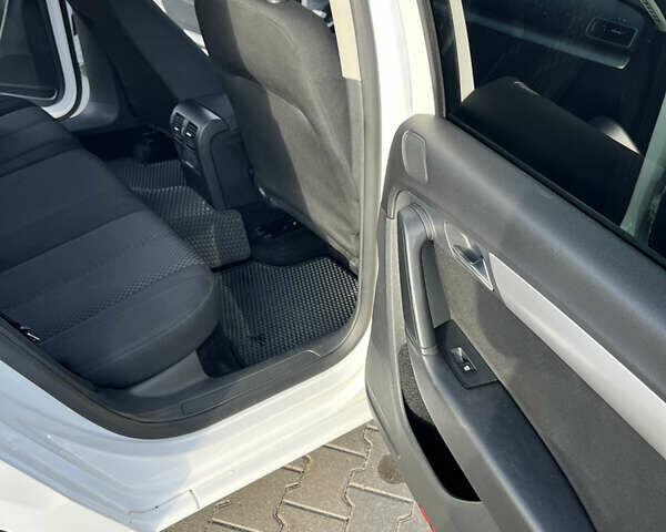 Білий Фольксваген Пассат, об'ємом двигуна 1.97 л та пробігом 288 тис. км за 9600 $, фото 17 на Automoto.ua