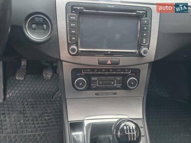 Білий Фольксваген Пассат, об'ємом двигуна 1.97 л та пробігом 239 тис. км за 9499 $, фото 28 на Automoto.ua