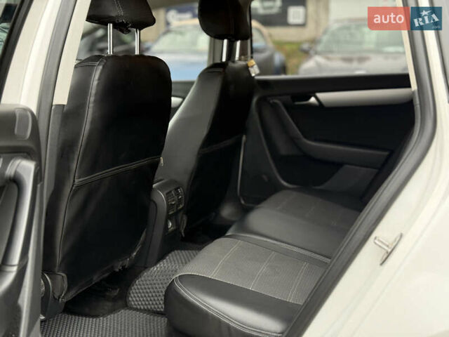 Білий Фольксваген Пассат, об'ємом двигуна 1.6 л та пробігом 301 тис. км за 9400 $, фото 17 на Automoto.ua