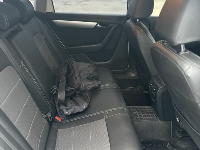 Белый Фольксваген Пассат, объемом двигателя 2 л и пробегом 297 тыс. км за 8000 $, фото 6 на Automoto.ua