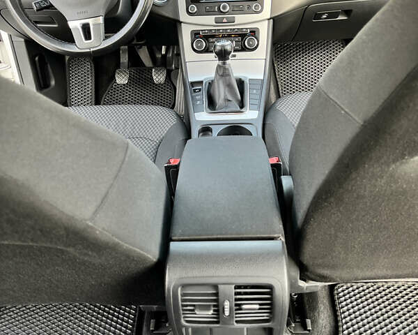 Білий Фольксваген Пассат, об'ємом двигуна 1.97 л та пробігом 288 тис. км за 9600 $, фото 20 на Automoto.ua