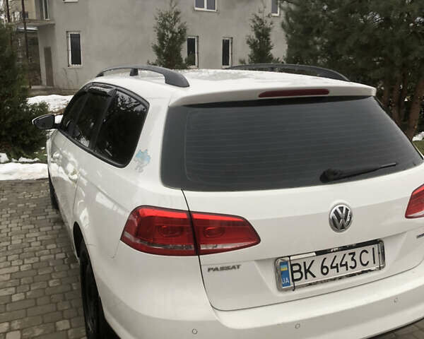 Белый Фольксваген Пассат, объемом двигателя 1.6 л и пробегом 248 тыс. км за 7500 $, фото 4 на Automoto.ua