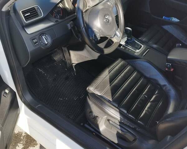 Белый Фольксваген Пассат, объемом двигателя 2 л и пробегом 311 тыс. км за 10300 $, фото 4 на Automoto.ua