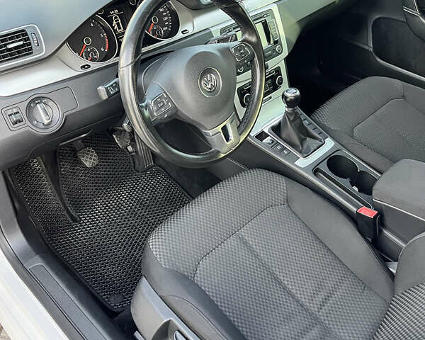 Білий Фольксваген Пассат, об'ємом двигуна 1.97 л та пробігом 288 тис. км за 9600 $, фото 11 на Automoto.ua