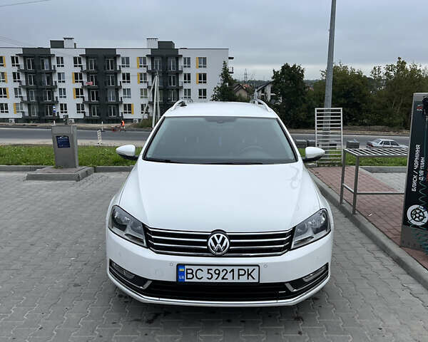 Білий Фольксваген Пассат, об'ємом двигуна 2 л та пробігом 221 тис. км за 8199 $, фото 3 на Automoto.ua