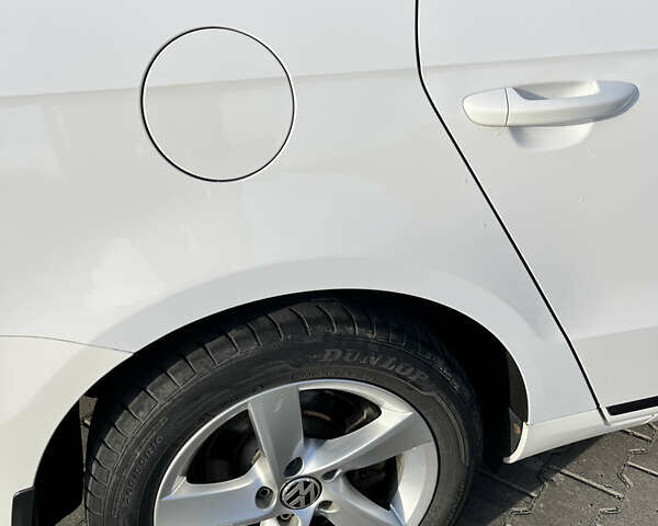 Білий Фольксваген Пассат, об'ємом двигуна 1.97 л та пробігом 288 тис. км за 9600 $, фото 22 на Automoto.ua