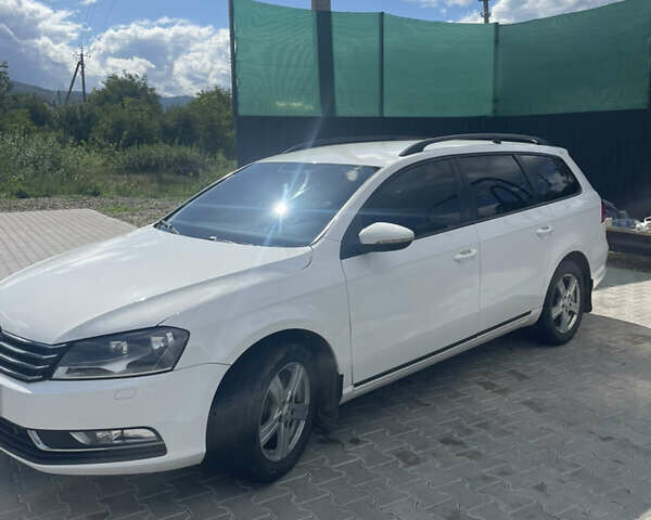 Білий Фольксваген Пассат, об'ємом двигуна 2 л та пробігом 272 тис. км за 7600 $, фото 2 на Automoto.ua
