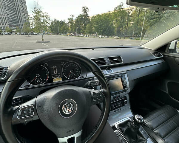 Белый Фольксваген Пассат, объемом двигателя 1.97 л и пробегом 272 тыс. км за 10900 $, фото 12 на Automoto.ua