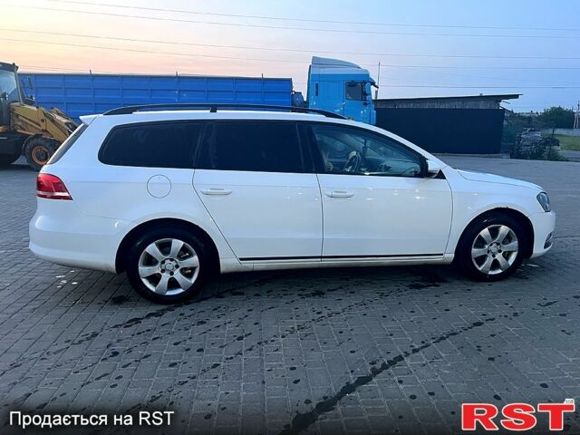 Белый Фольксваген Пассат, объемом двигателя 1.6 л и пробегом 356 тыс. км за 8300 $, фото 4 на Automoto.ua