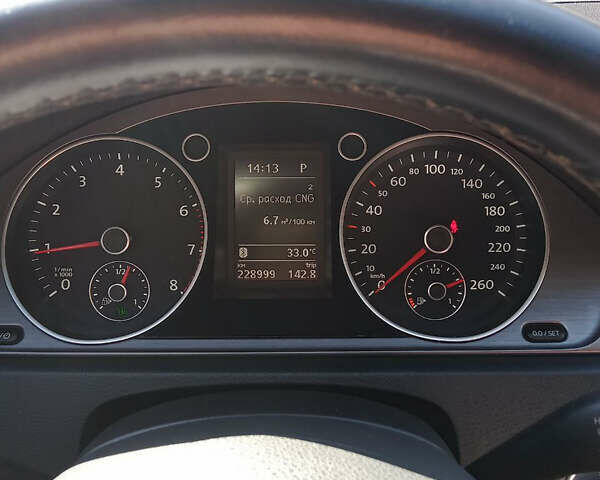 Белый Фольксваген Пассат, объемом двигателя 1.39 л и пробегом 229 тыс. км за 11000 $, фото 3 на Automoto.ua
