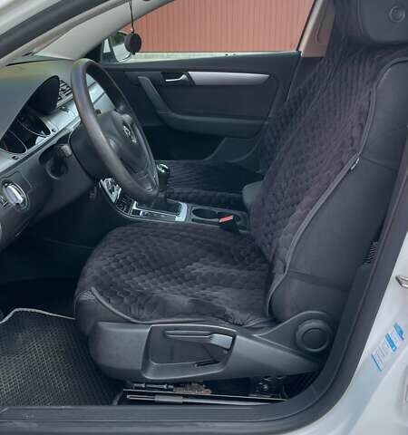 Белый Фольксваген Пассат, объемом двигателя 1.6 л и пробегом 215 тыс. км за 10000 $, фото 6 на Automoto.ua