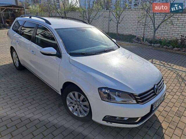 Білий Фольксваген Пассат, об'ємом двигуна 1.6 л та пробігом 268 тис. км за 12000 $, фото 2 на Automoto.ua