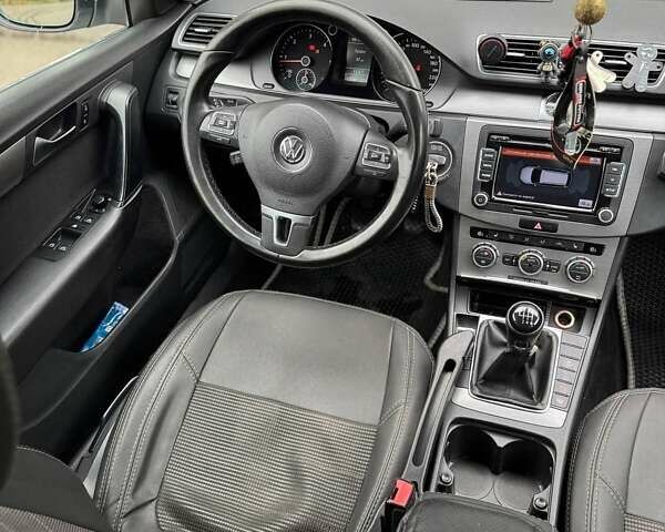 Белый Фольксваген Пассат, объемом двигателя 1.97 л и пробегом 315 тыс. км за 10500 $, фото 19 на Automoto.ua