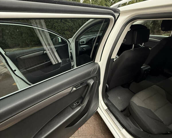 Белый Фольксваген Пассат, объемом двигателя 1.4 л и пробегом 260 тыс. км за 7800 $, фото 21 на Automoto.ua