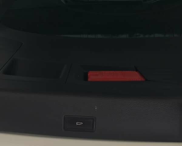 Белый Фольксваген Пассат, объемом двигателя 0 л и пробегом 280 тыс. км за 13100 $, фото 4 на Automoto.ua