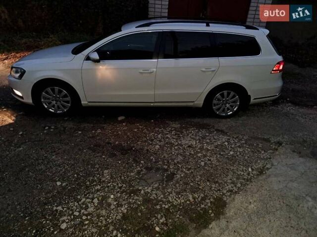 Білий Фольксваген Пассат, об'ємом двигуна 1.6 л та пробігом 268 тис. км за 12000 $, фото 4 на Automoto.ua