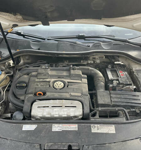 Білий Фольксваген Пассат, об'ємом двигуна 1.4 л та пробігом 296 тис. км за 7200 $, фото 11 на Automoto.ua