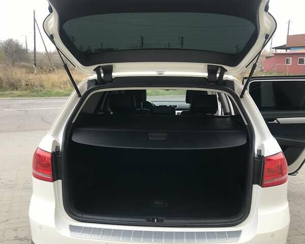 Белый Фольксваген Пассат, объемом двигателя 0 л и пробегом 280 тыс. км за 13100 $, фото 6 на Automoto.ua